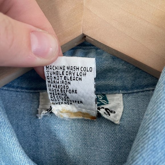 Natural Wonders Embroidered Chambray Button Down - Picture 4 of 4